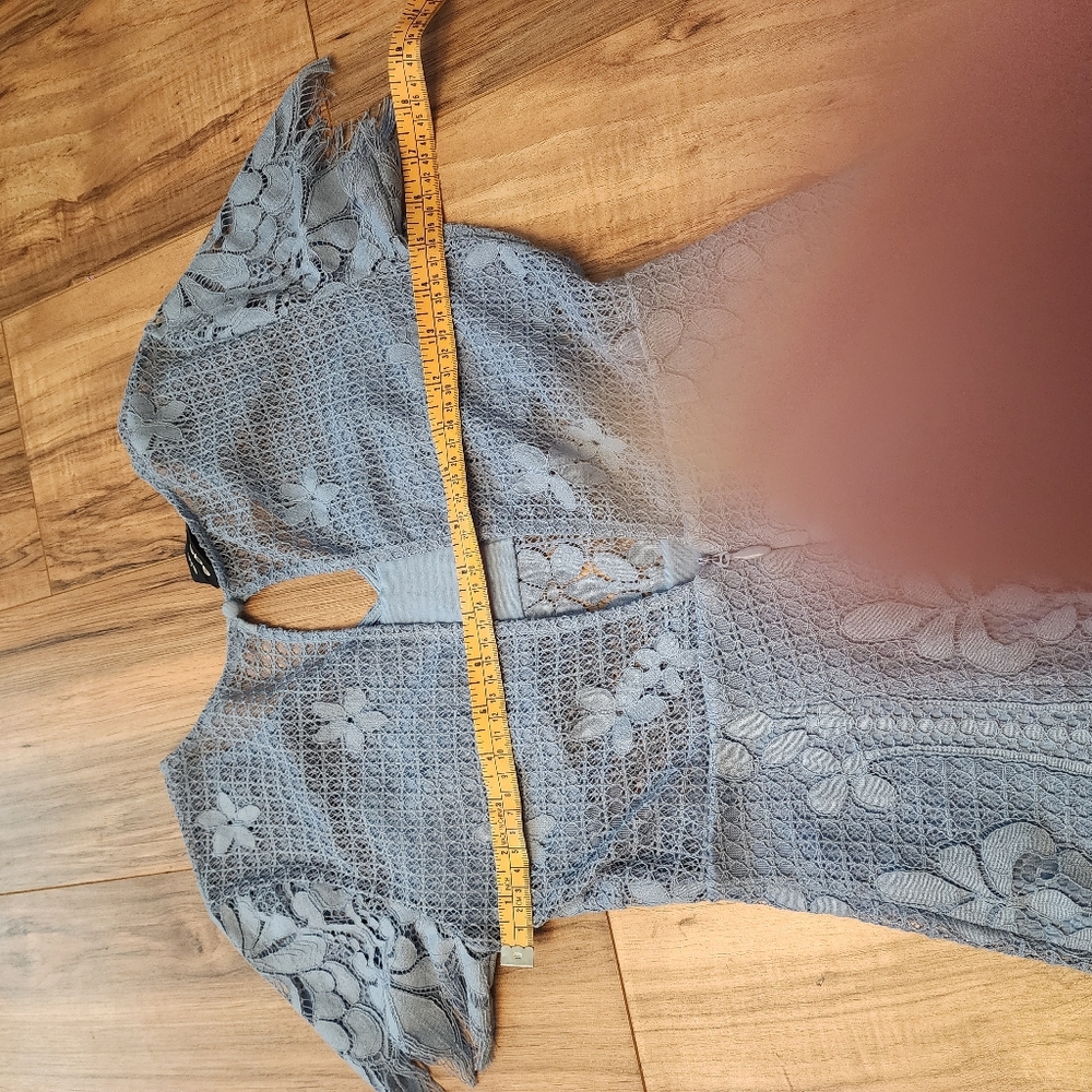 Dress - Picture 9 of 10